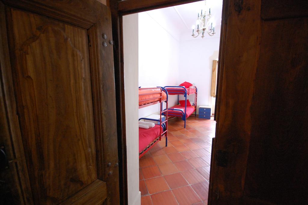 Hostel ポルタレグレ エクステリア 写真